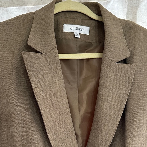 Suit Studio Classic Tan Blazer - Picture 1 of 6